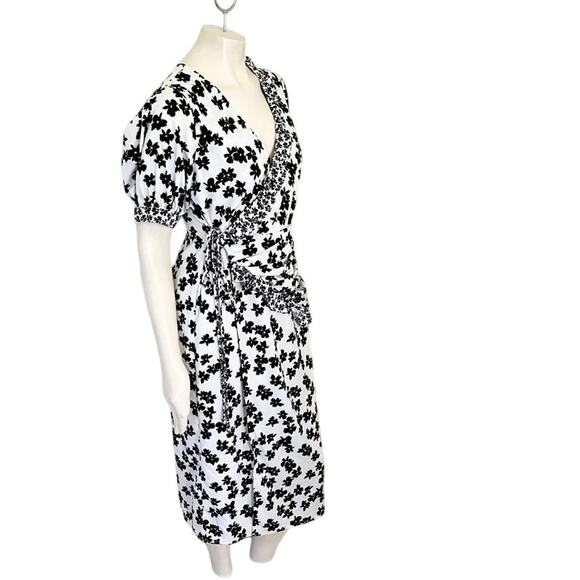 LOVE WHIT Floral Puff Sleeve Wrap Dress in Black & White SZ L - Picture 6 of 13